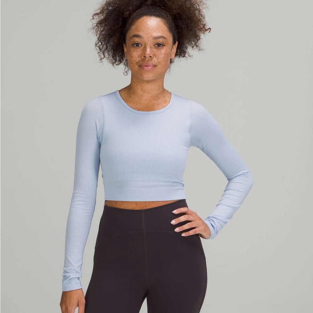 Lululemon Ebb to Flow long Sleeve in Blue Linen- Size 6